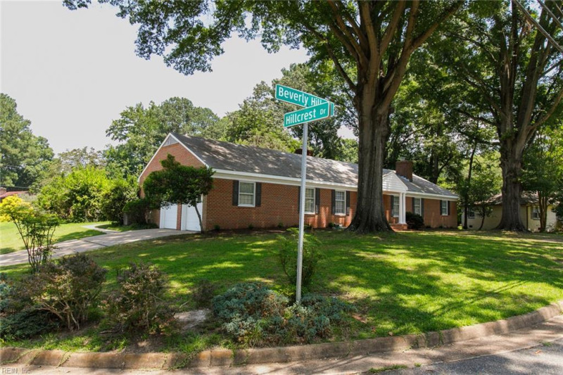 Photo 4 of 49 residential for sale in Newport News virginia