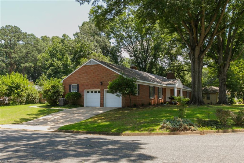 Photo 5 of 49 residential for sale in Newport News virginia