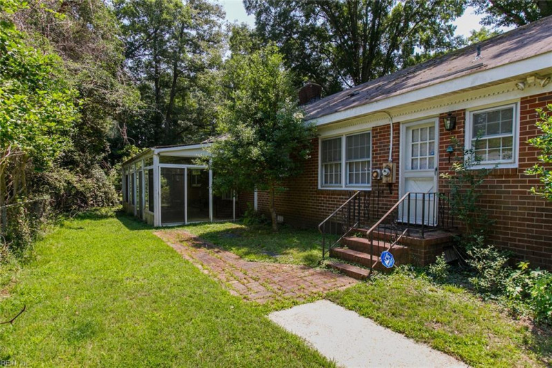 Photo 8 of 49 residential for sale in Newport News virginia