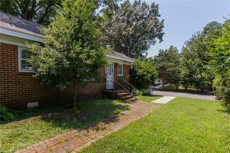 Photo 9 of 49 residential for sale in Newport News virginia