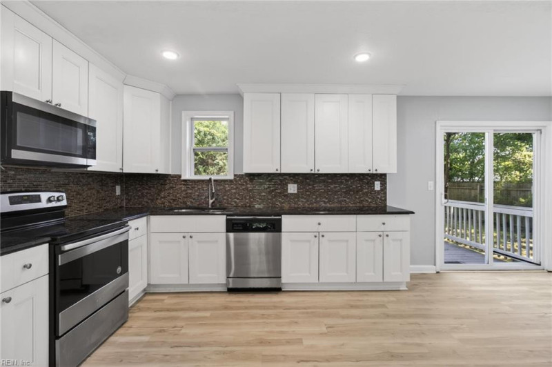 Photo 10 of 33 residential for sale in Norfolk virginia