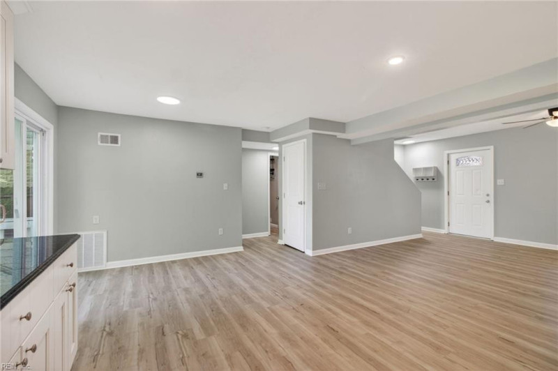 Photo 12 of 33 residential for sale in Norfolk virginia