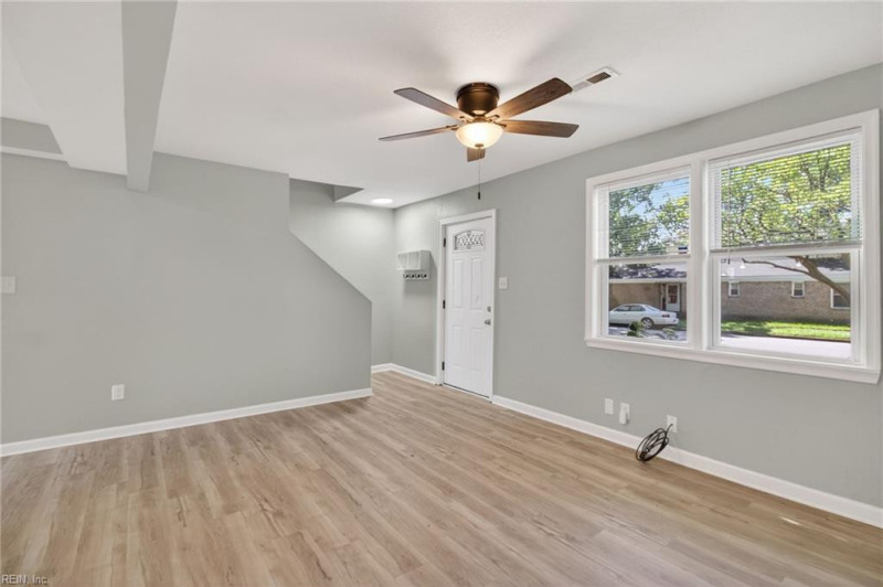 Photo 5 of 33 residential for sale in Norfolk virginia
