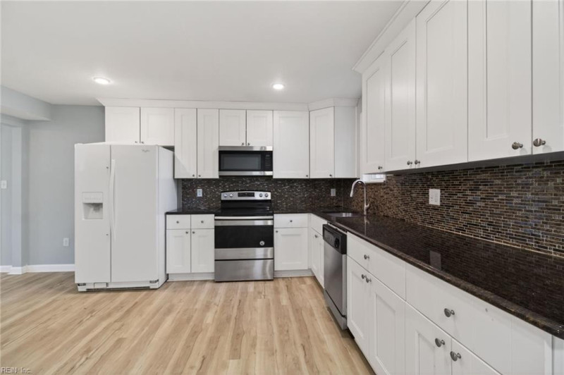 Photo 9 of 33 residential for sale in Norfolk virginia