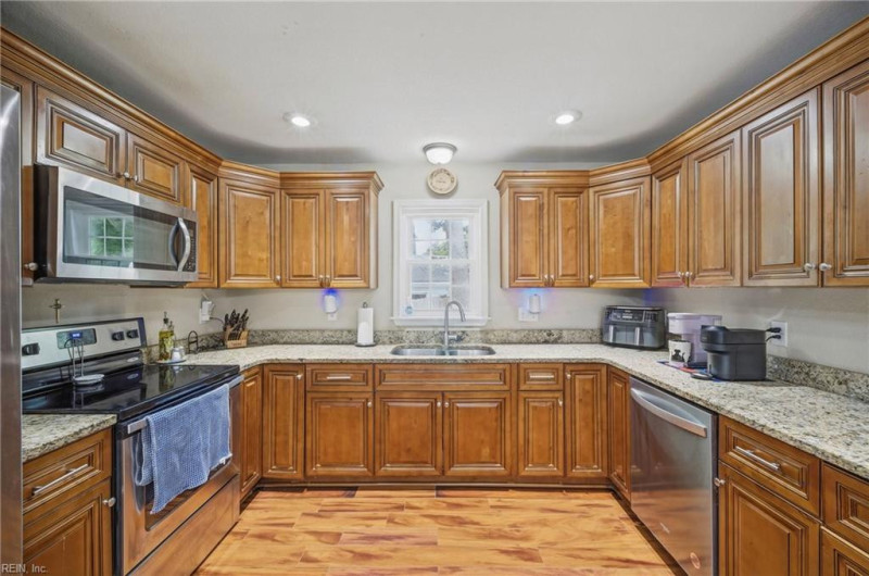 Photo 15 of 48 residential for sale in Norfolk virginia