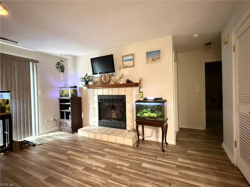 Photo 4 of 17 residential for sale in Norfolk virginia