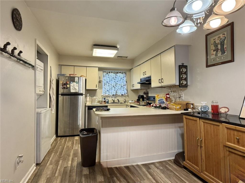 Photo 6 of 17 residential for sale in Norfolk virginia