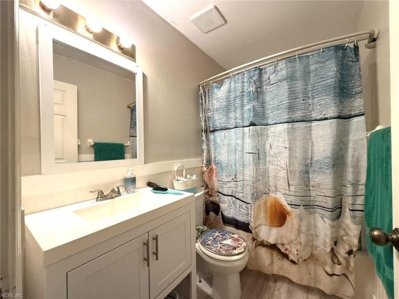 Photo 8 of 17 residential for sale in Norfolk virginia