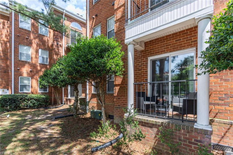 Photo 10 of 47 residential for sale in Norfolk virginia