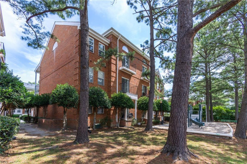 Photo 11 of 47 residential for sale in Norfolk virginia