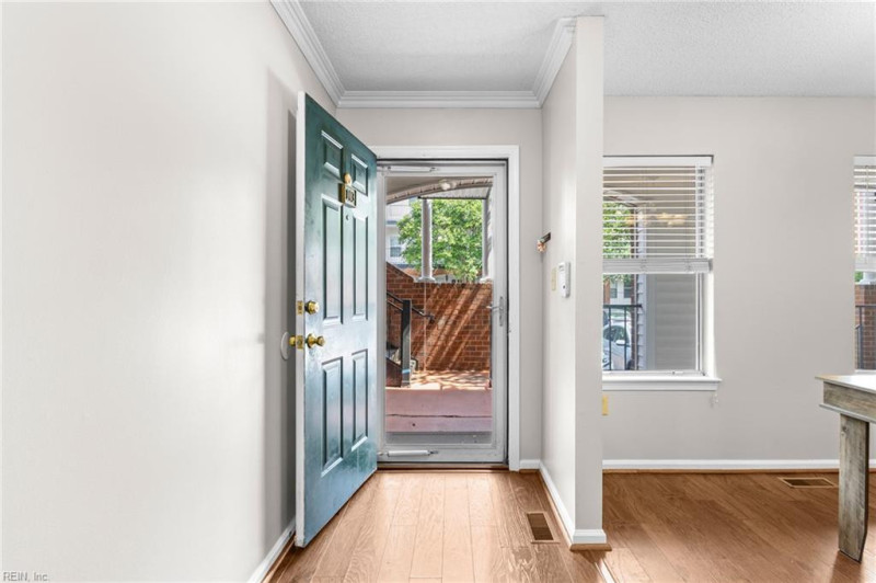 Photo 13 of 47 residential for sale in Norfolk virginia