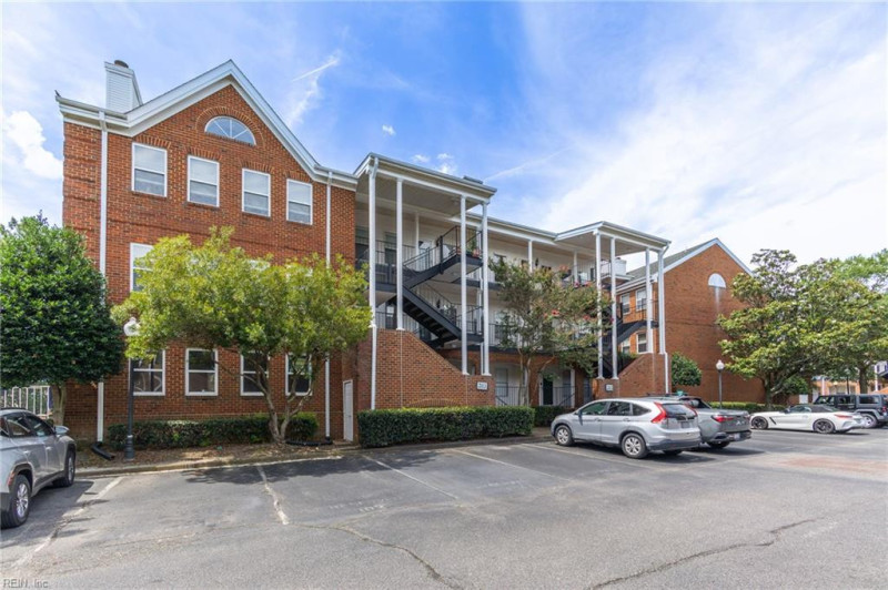 Photo 4 of 47 residential for sale in Norfolk virginia