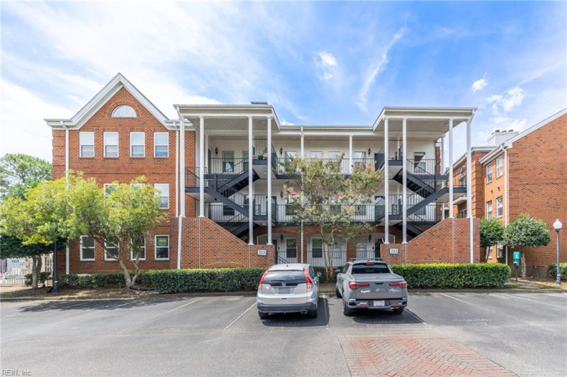 Photo 5 of 47 residential for sale in Norfolk virginia