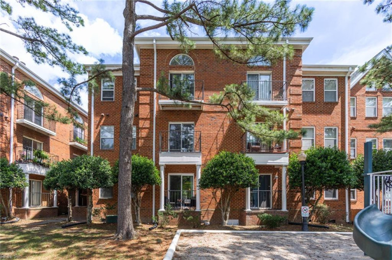 Photo 8 of 47 residential for sale in Norfolk virginia