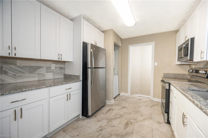 Photo 12 of 43 residential for sale in Virginia Beach virginia