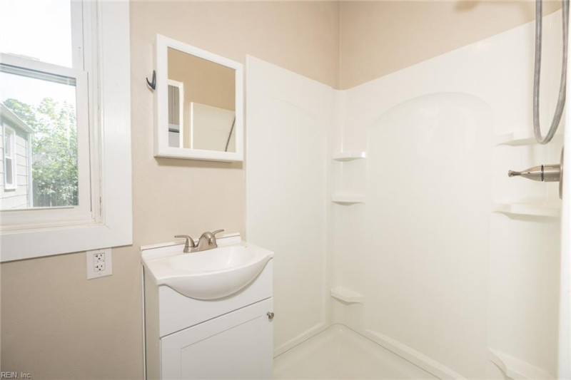 Photo 18 of 43 residential for sale in Virginia Beach virginia