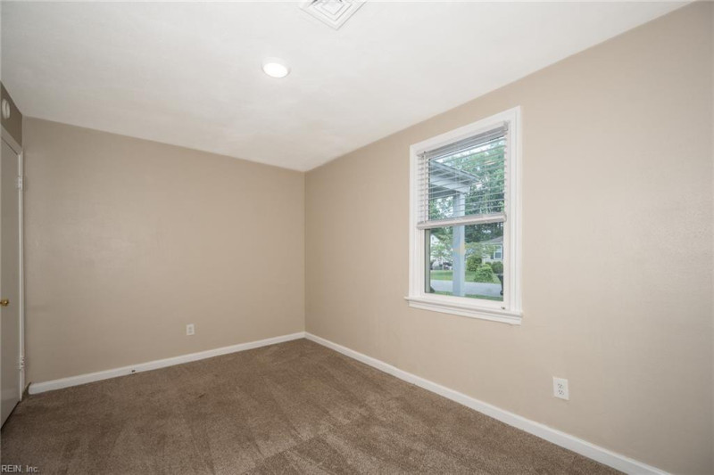 Photo 20 of 43 residential for sale in Virginia Beach virginia