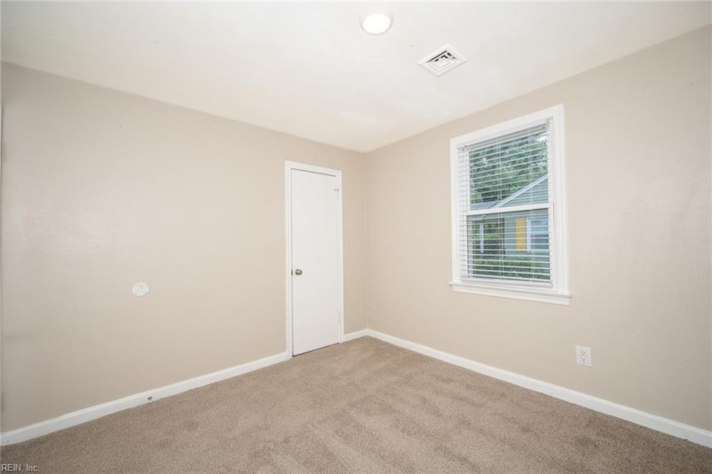 Photo 21 of 43 residential for sale in Virginia Beach virginia