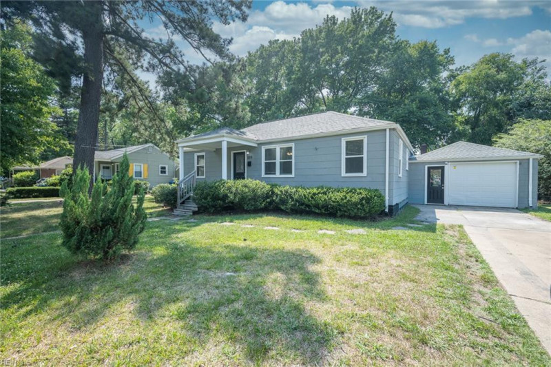 Photo 3 of 43 residential for sale in Virginia Beach virginia