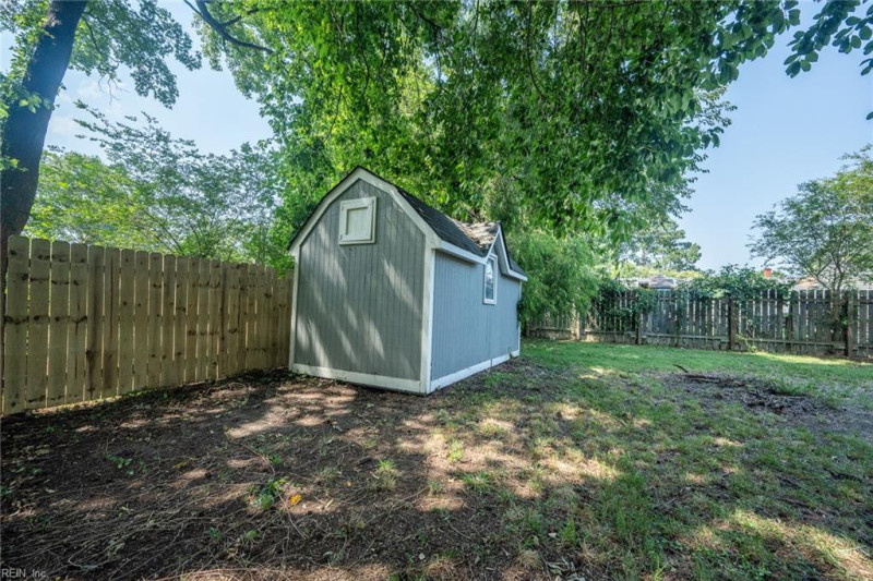 Photo 35 of 43 residential for sale in Virginia Beach virginia