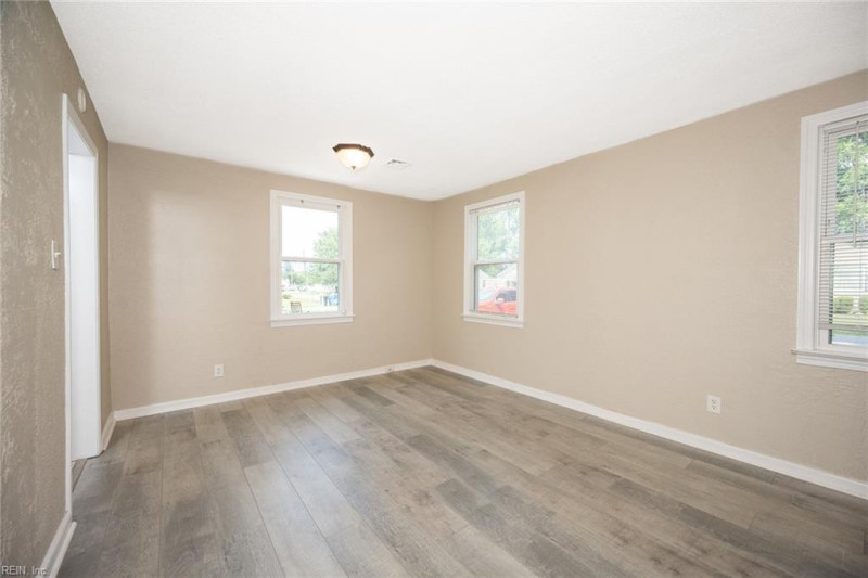 Photo 6 of 43 residential for sale in Virginia Beach virginia