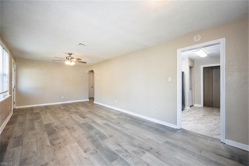 Photo 7 of 43 residential for sale in Virginia Beach virginia