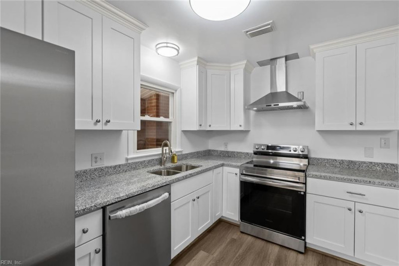 Photo 11 of 28 residential for sale in Suffolk virginia