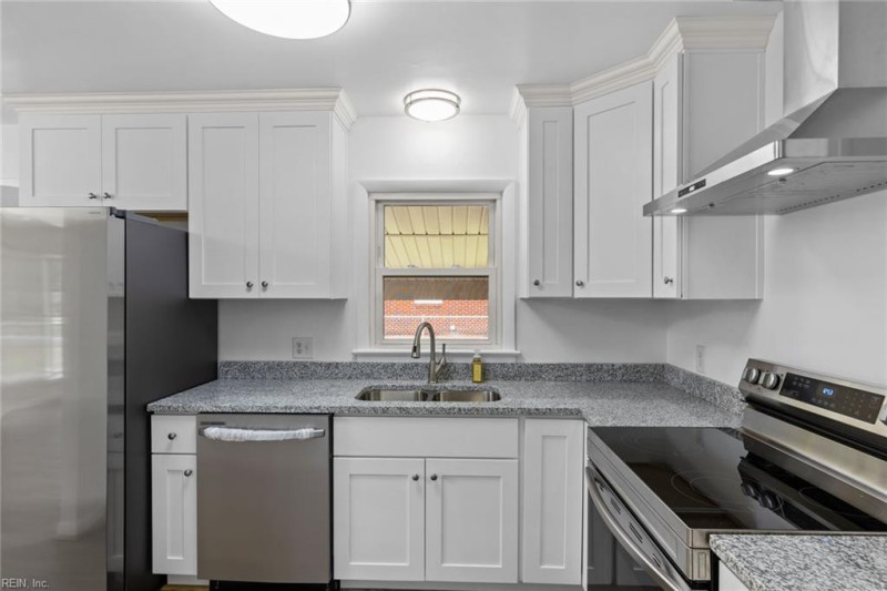 Photo 12 of 28 residential for sale in Suffolk virginia