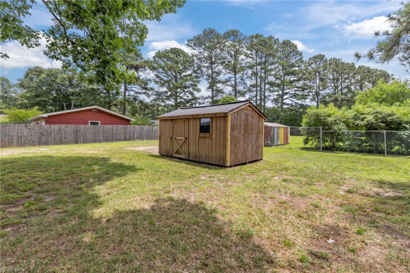 Photo 27 of 28 residential for sale in Suffolk virginia