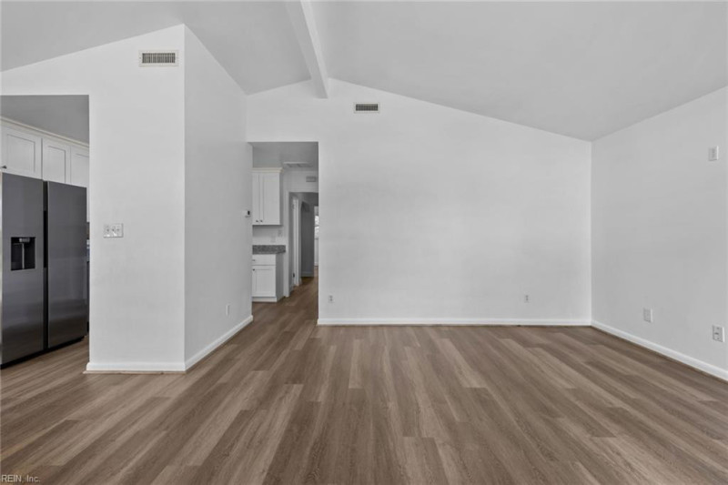 Photo 4 of 28 residential for sale in Suffolk virginia