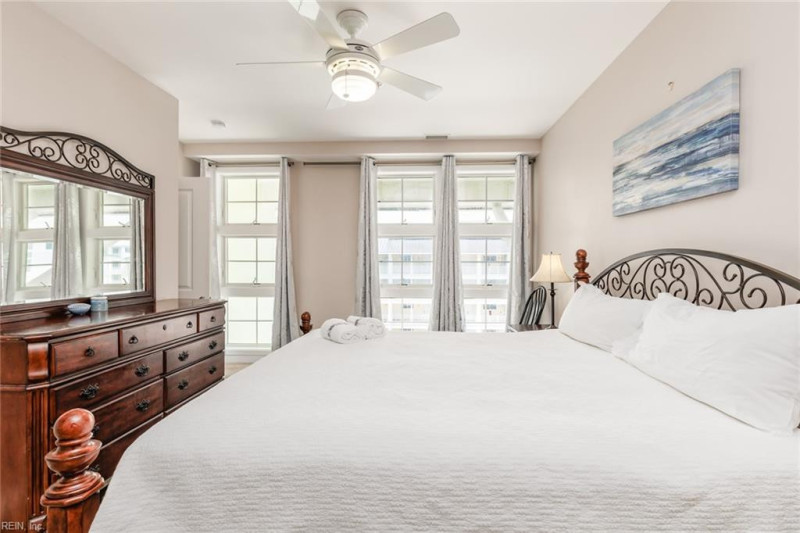 Photo 15 of 35 residential for sale in Virginia Beach virginia