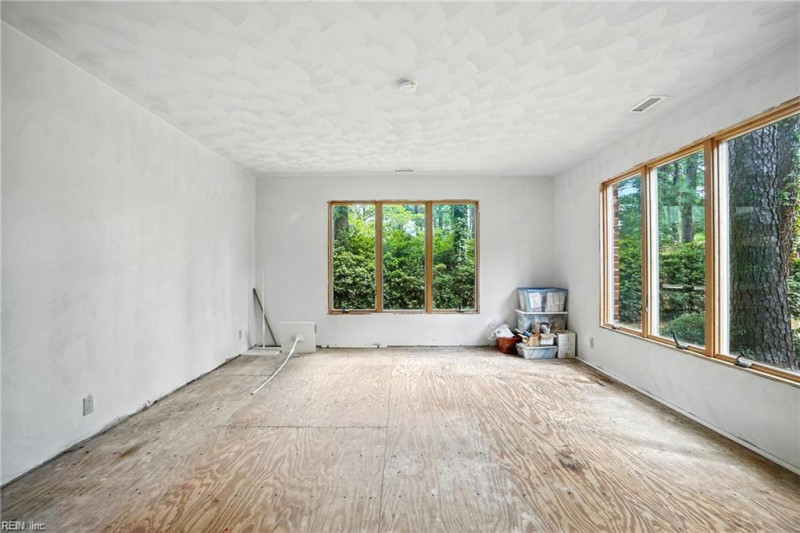 Photo 12 of 29 residential for sale in Norfolk virginia
