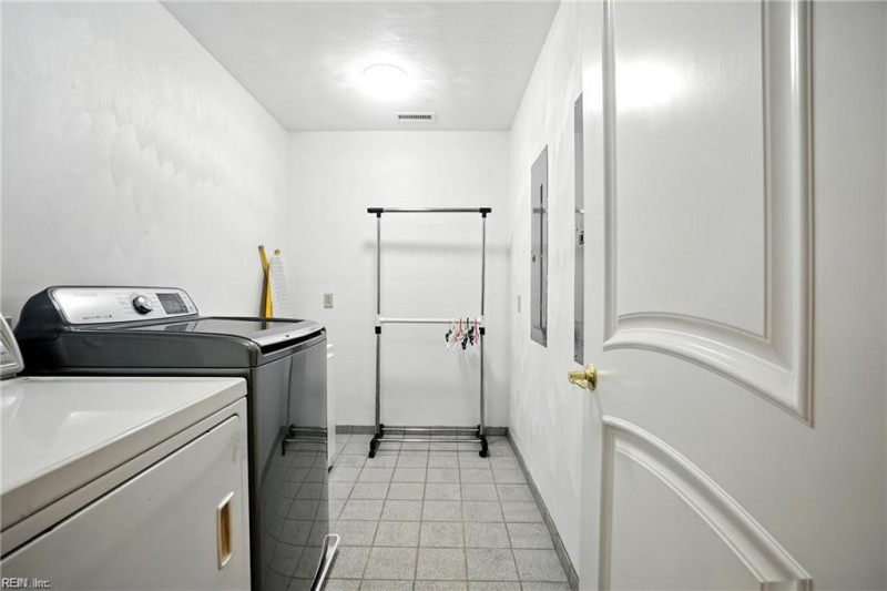 Photo 16 of 29 residential for sale in Norfolk virginia