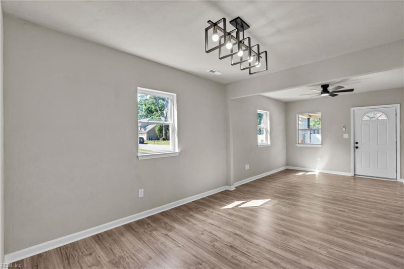 Photo 10 of 49 residential for sale in Virginia Beach virginia