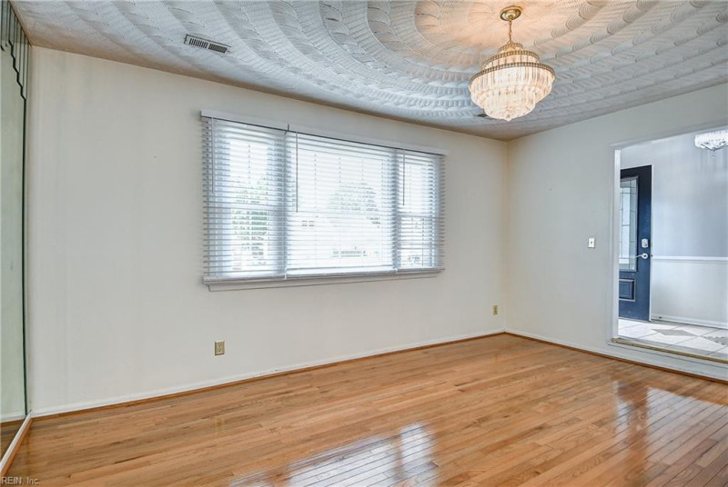 Photo 6 of 43 residential for sale in Suffolk virginia Photo 6 of 43 residential for sale in Suffolk virginia