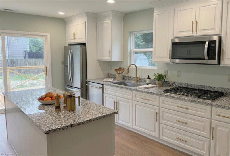 Photo 2 of 9 residential for sale in Chesapeake virginia