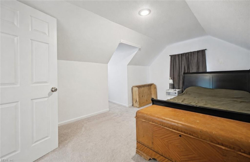 Photo 19 of 31 residential for sale in Portsmouth virginia