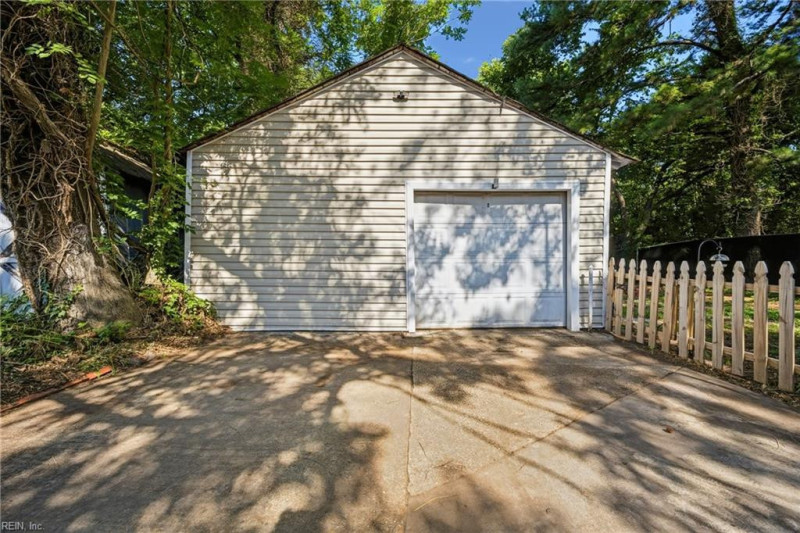 Photo 24 of 31 residential for sale in Portsmouth virginia