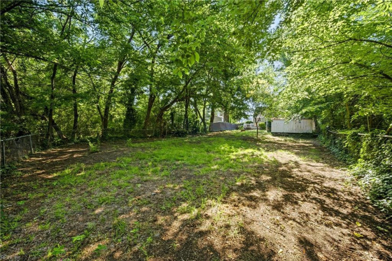 Photo 27 of 31 residential for sale in Portsmouth virginia