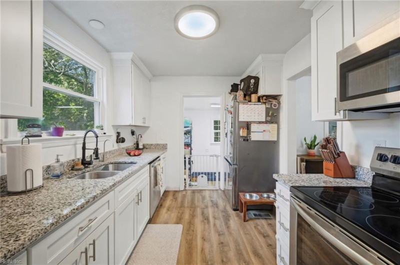 Photo 6 of 31 residential for sale in Portsmouth virginia