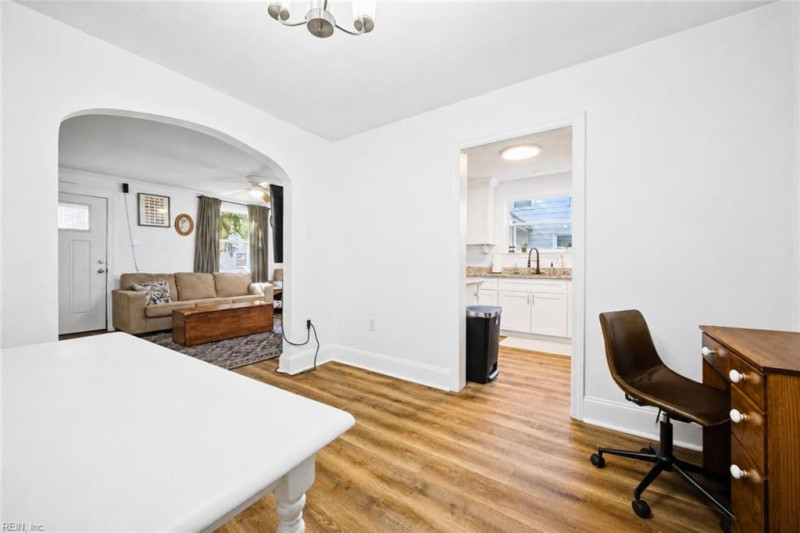 Photo 9 of 31 residential for sale in Portsmouth virginia
