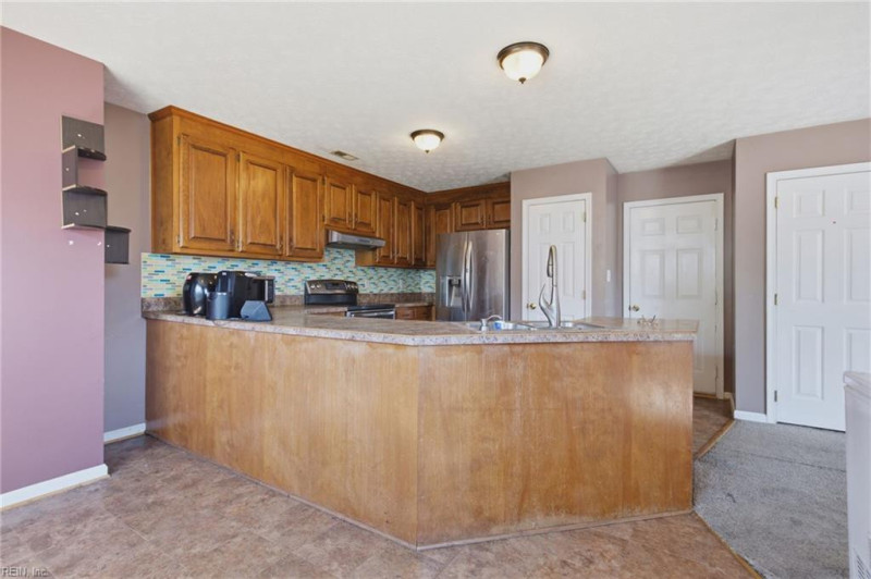 Photo 15 of 41 residential for sale in Newport News virginia
