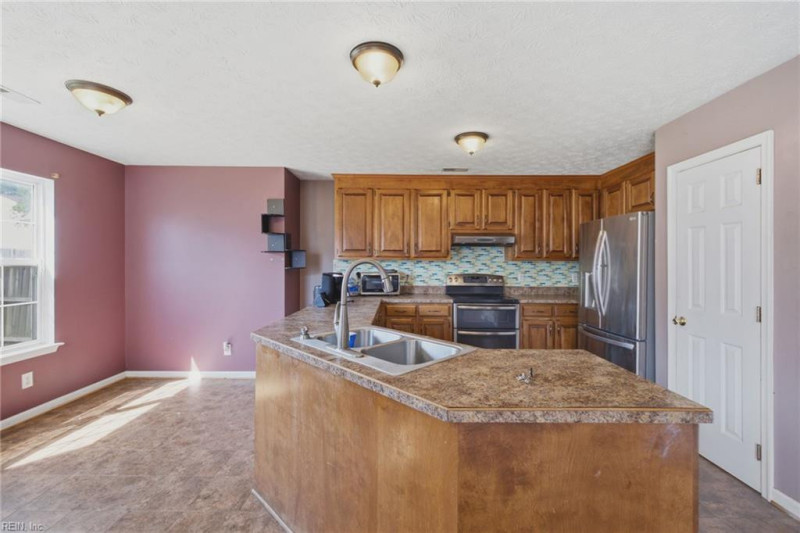Photo 16 of 41 residential for sale in Newport News virginia