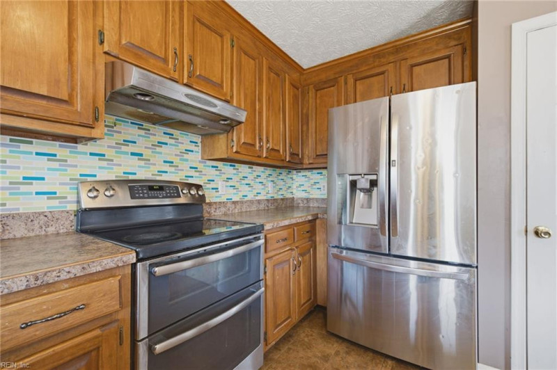 Photo 18 of 41 residential for sale in Newport News virginia