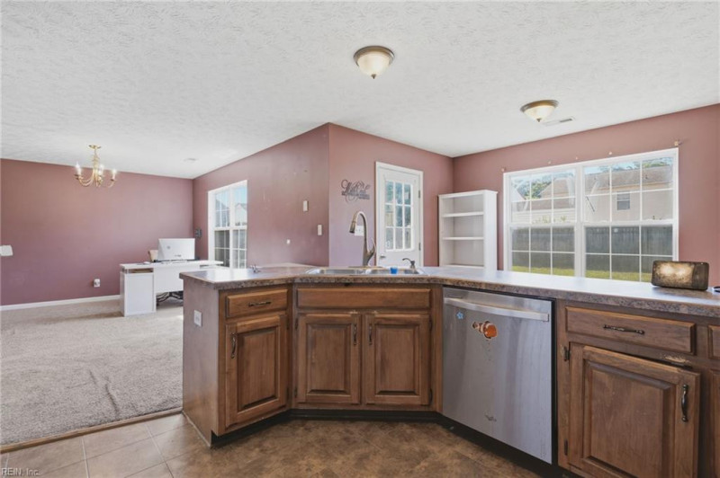 Photo 19 of 41 residential for sale in Newport News virginia