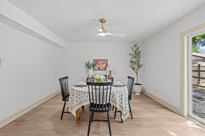 Photo 12 of 49 residential for sale in Virginia Beach virginia