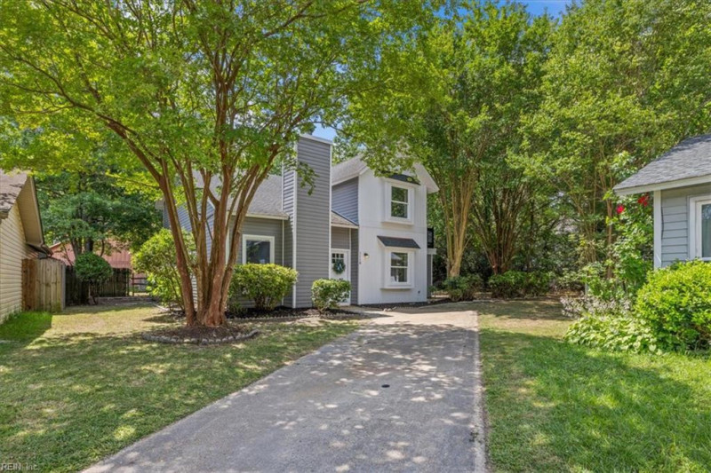 Photo 3 of 49 residential for sale in Virginia Beach virginia