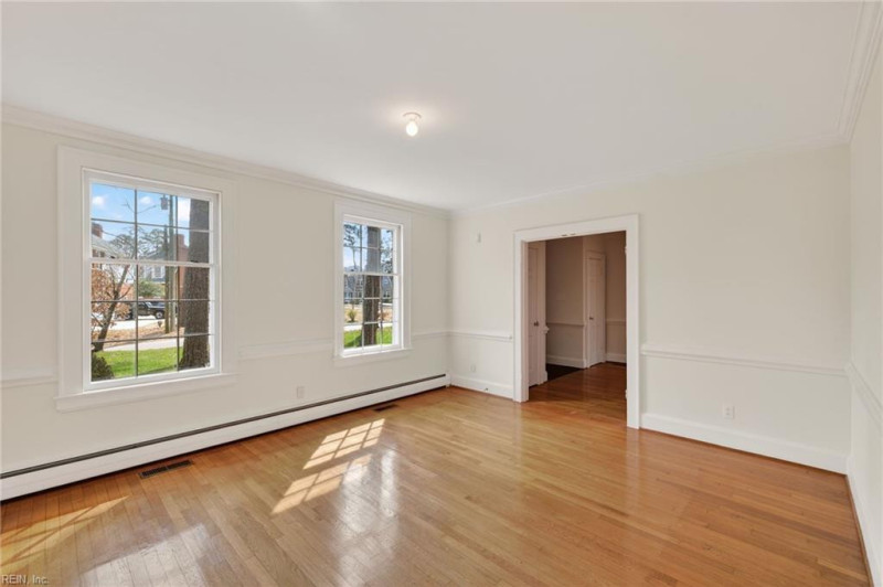 Photo 13 of 49 residential for sale in Virginia Beach virginia