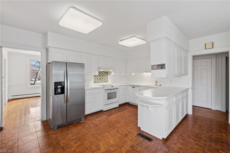 Photo 17 of 49 residential for sale in Virginia Beach virginia