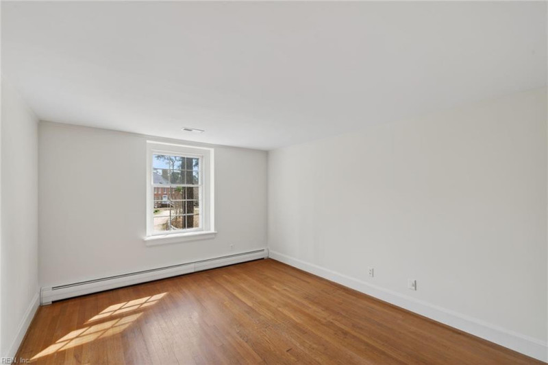 Photo 20 of 49 residential for sale in Virginia Beach virginia